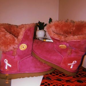 Pink Breast Cancer Uggs 💕